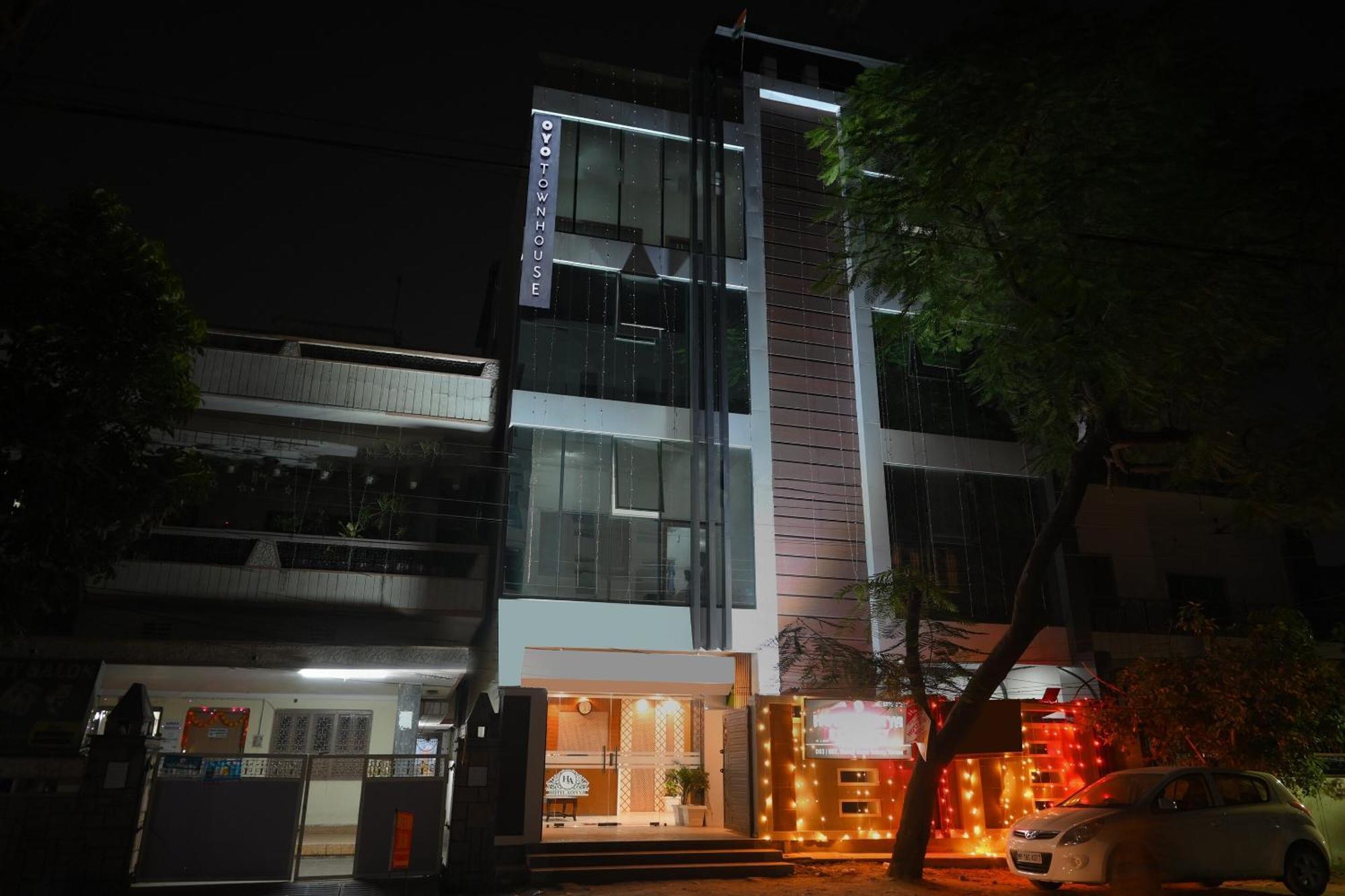 Townhouse Oak Hotel Ar Ganges Premium Varanasi Exterior photo